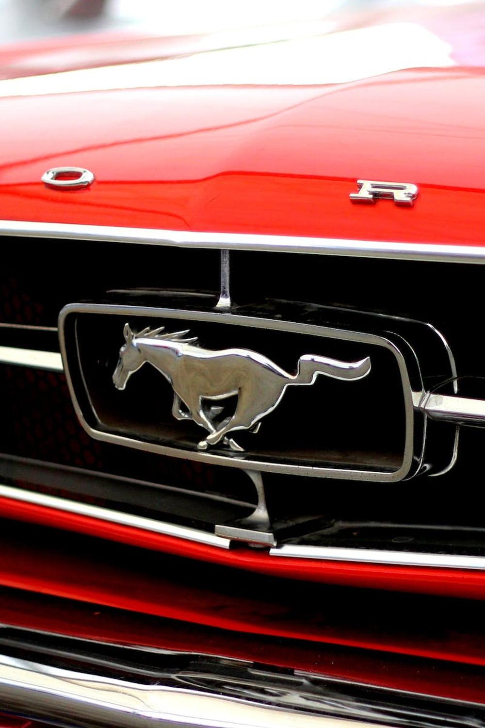 red_ford_mustang